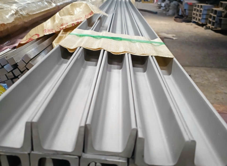U ĐÚC INOX 304 - 150 x 75 x 6.0 x 6M