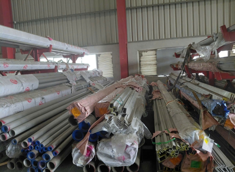 VÊ ĐÚC INOX 316/316L: 50 x 50 x 3.0 x 6 M