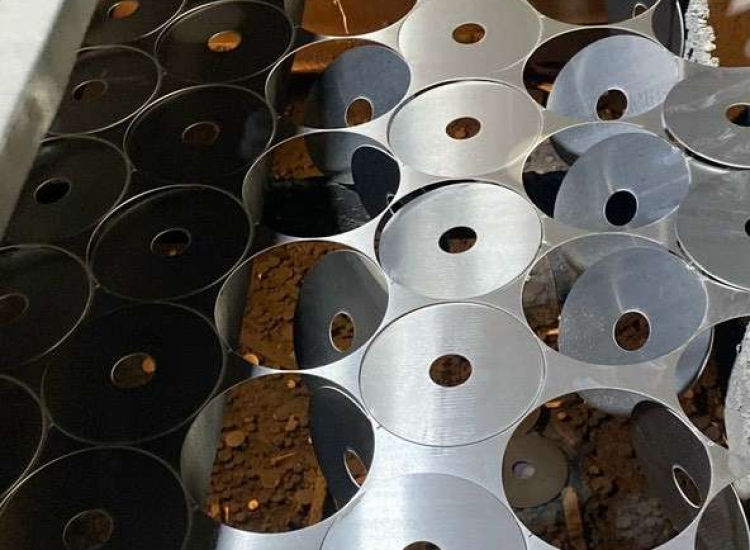 GIA CÔNG INOX CHẶT CHẤN CẮT LASER THEO YÊU CẦU