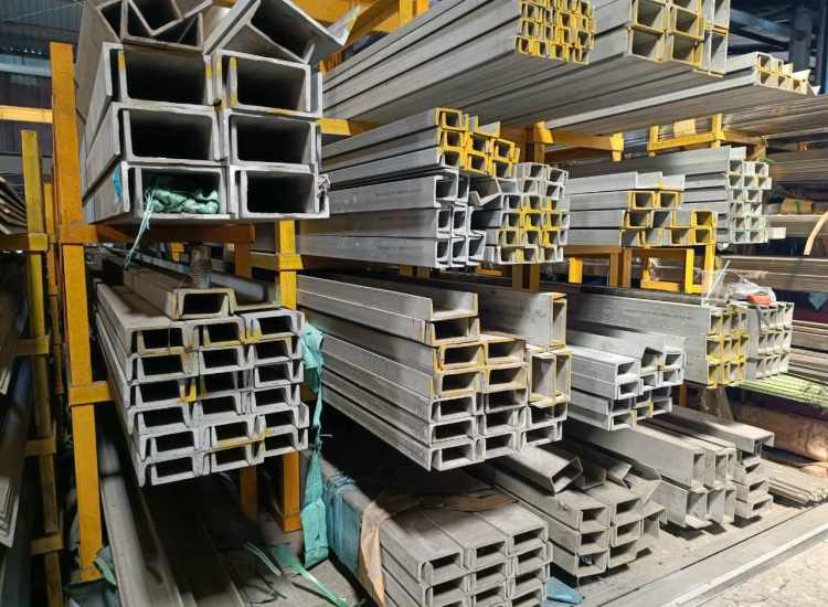 U ĐÚC INOX 304 - 80 x 43 x 5.0 x 6M