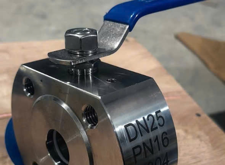 Van bi nối bích wafer SS304 1pc PN16 FE/SS304 1pc Wafer Flanged Ball Valve PN16 FE