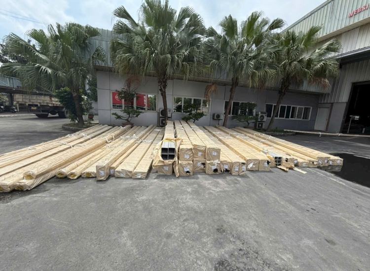 HỘP VUÔNG INOX 304/316 150  x 150 x 7.0mm