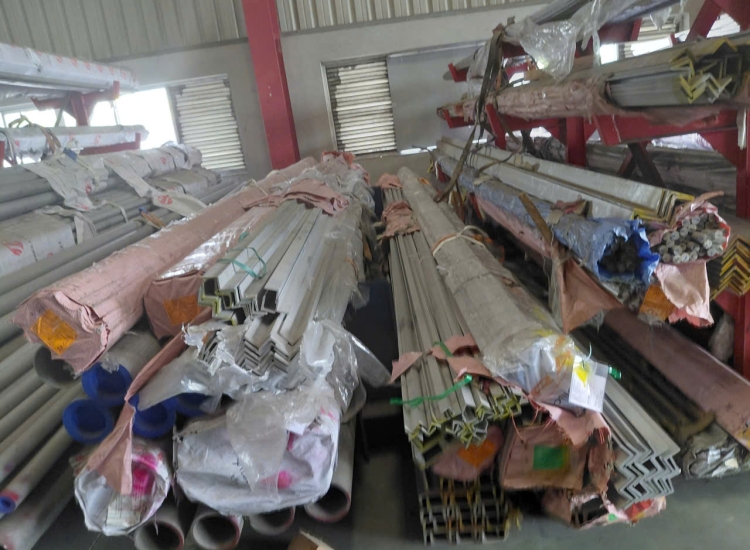 VÊ ĐÚC INOX 316/316L: 40 x 40 x 4.0 x 6 M