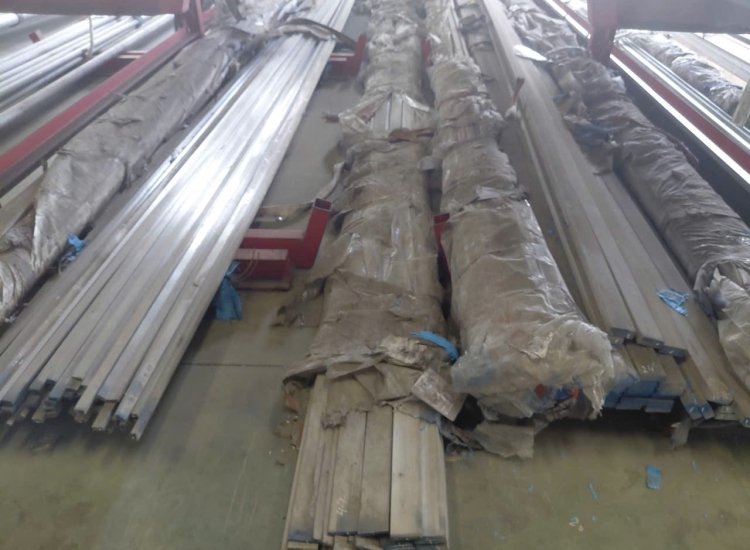 THANH LA ĐÚC 304 SỌC XƯỚC : 80 x 8.0 x 4000/6000MM/HL- LẬP LÀ INOX - Stainless Steel Bar Flat